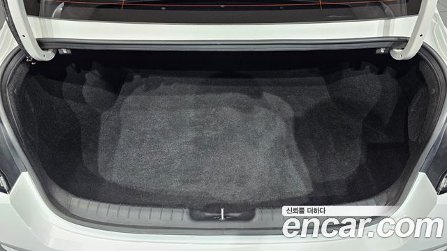 Hyundai AVANTE 2021 — photo 30