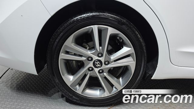 Hyundai AVANTE 2018 — photo 5