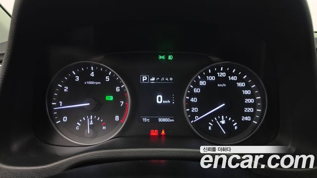 Hyundai AVANTE 2018 — photo 11