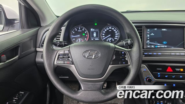 Hyundai AVANTE 2018 — photo 19