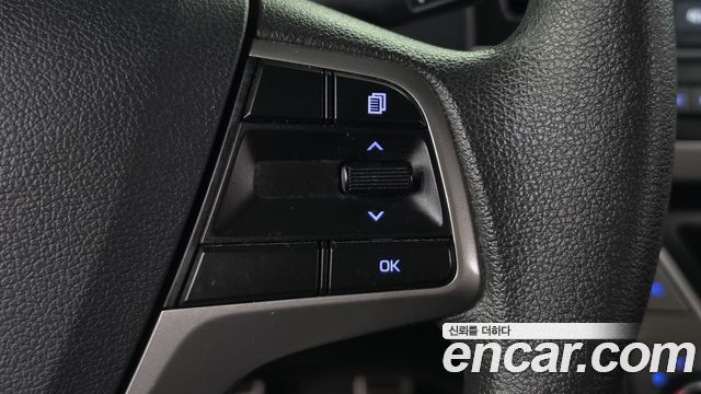 Hyundai AVANTE 2018 — photo 21
