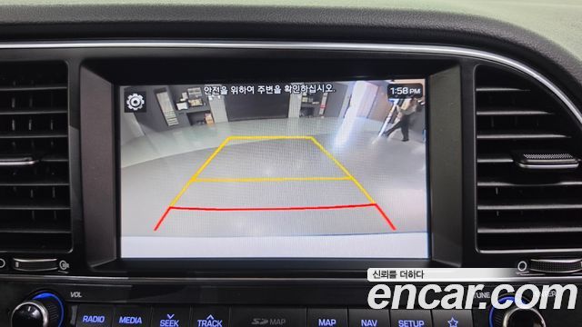 Hyundai AVANTE 2018 — photo 24