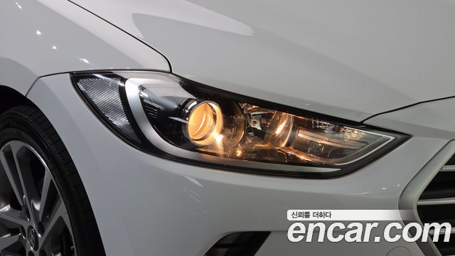 Hyundai AVANTE 2018 — photo 8