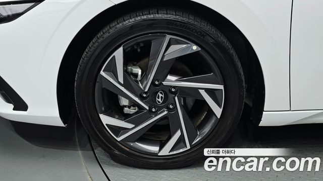 Hyundai AVANTE 2024 — photo 5