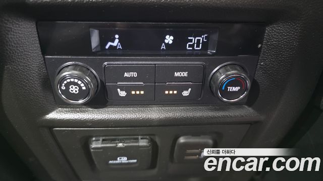 Chevrolet Korea Traverse 2023 — photo 19