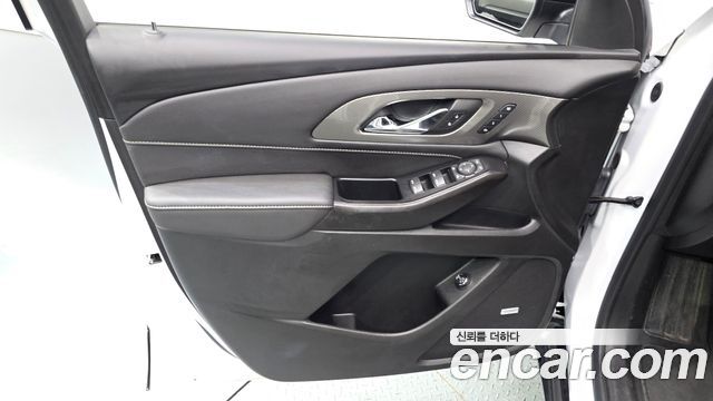 Chevrolet Korea Traverse 2023 — photo 14