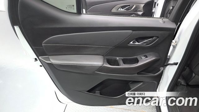 Chevrolet Korea Traverse 2023 — photo 15