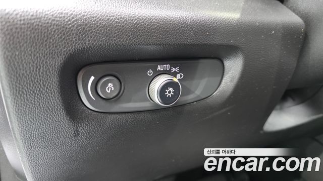 Chevrolet Korea Traverse 2023 — photo 27