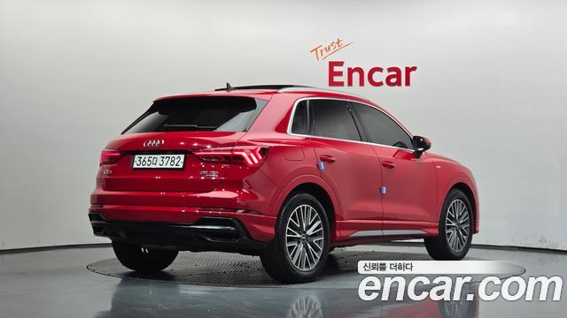 Audi Q3 2022 — photo 2