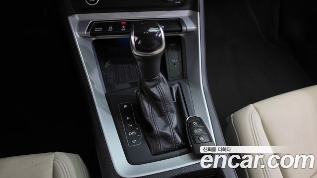 Audi Q3 2022 — photo 12