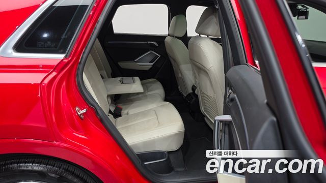 Audi Q3 2022 — photo 17