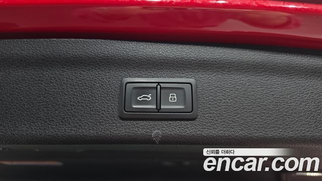 Audi Q3 2022 — photo 23