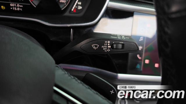 Audi Q3 2022 — photo 27