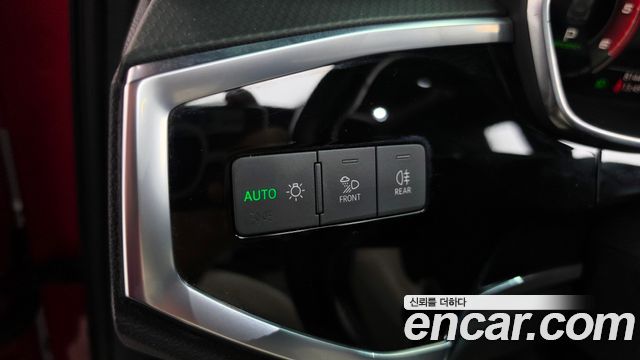 Audi Q3 2022 — photo 29