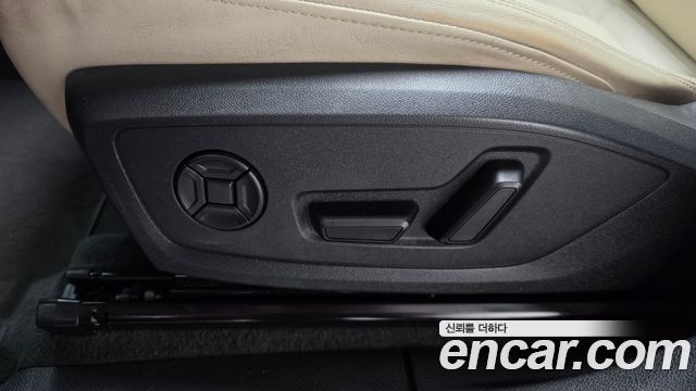 Audi Q3 2022 — photo 31