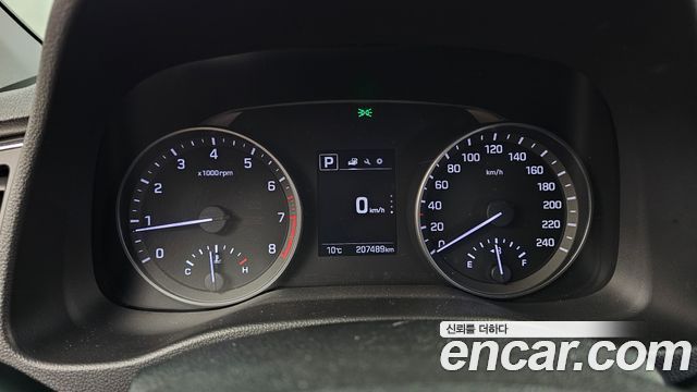 Hyundai AVANTE 2017 — photo 8