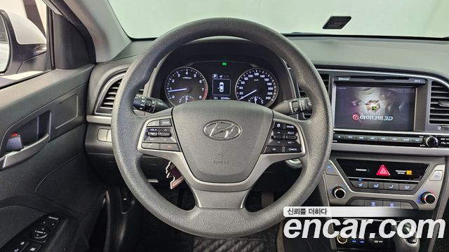 Hyundai AVANTE 2017 — photo 13
