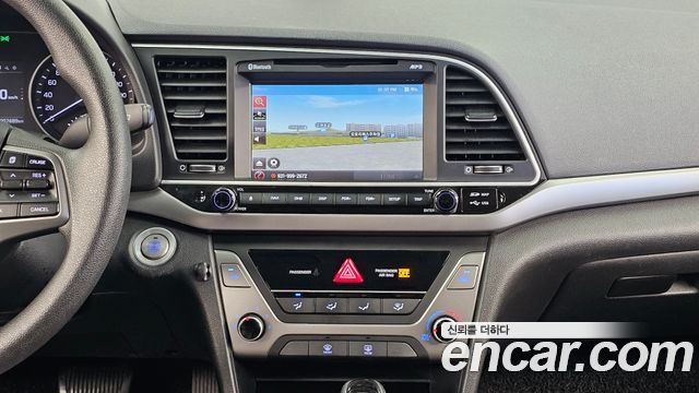 Hyundai AVANTE 2017 — photo 14