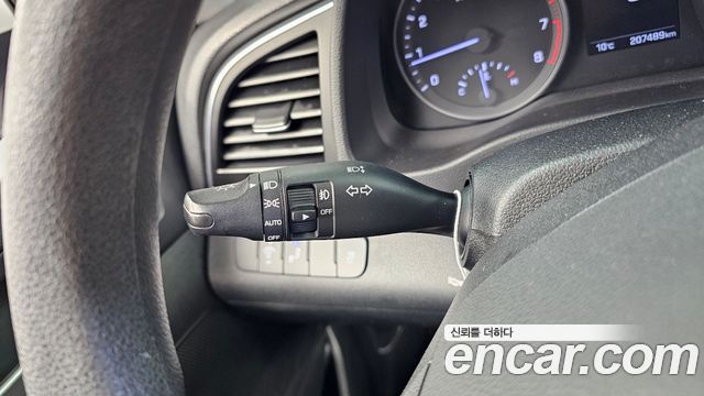 Hyundai AVANTE 2017 — photo 18