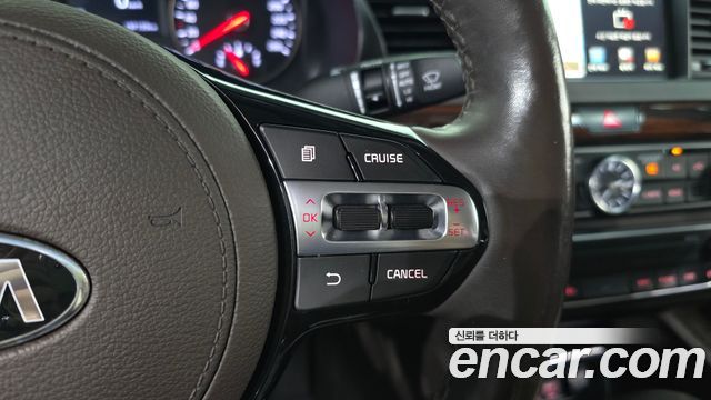 Kia K7 2017 — photo 25