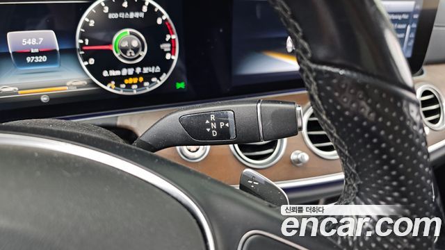 Mercedes-Benz E-Class 2017 — photo 9