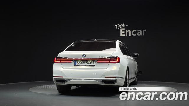 BMW 7-Series 2021 — photo 4