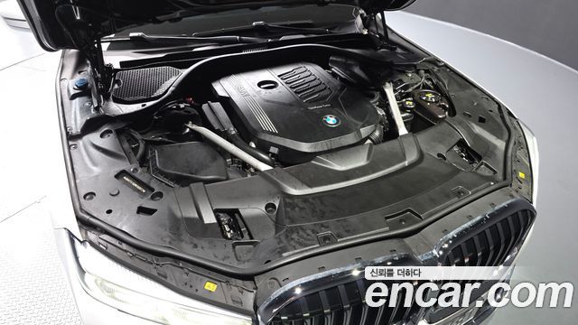 BMW 7-Series 2021 — photo 6