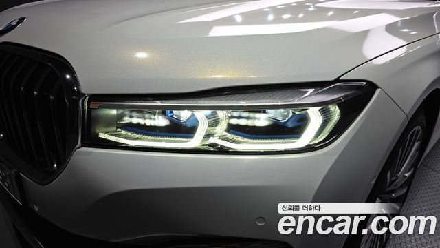 BMW 7-Series 2021 — photo 8