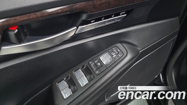 Genesis EQ900 2018 — photo 35