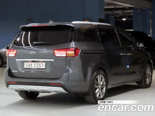 Kia Canival 2017 — photo 2