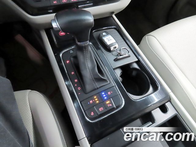 Kia Canival 2017 — photo 9