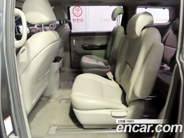 Kia Canival 2017 — photo 13