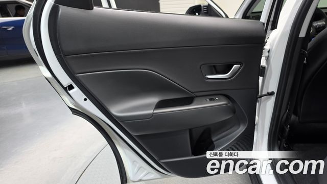 Hyundai Kona 2023 — photo 15