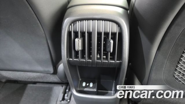 Hyundai Kona 2023 — photo 30