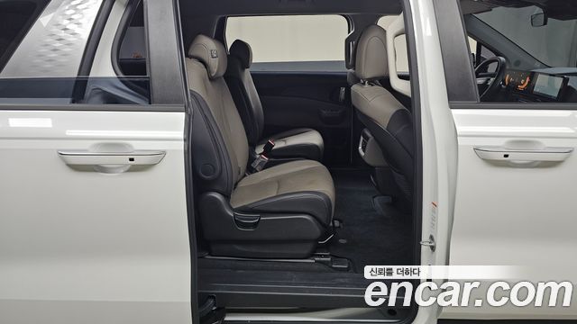 Kia Canival 2025 — photo 17