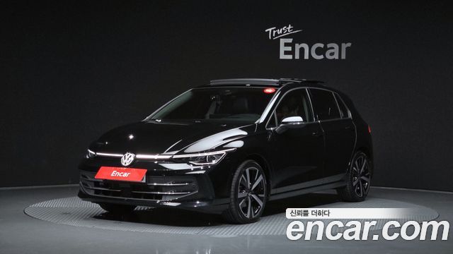 Volkswagen Golf 2025 — photo 1