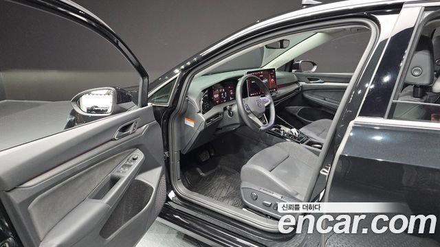 Volkswagen Golf 2025 — photo 13