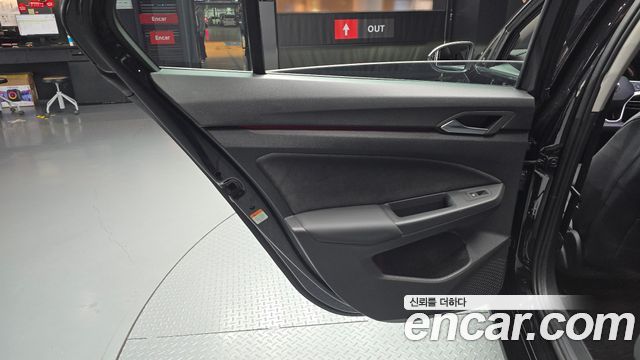 Volkswagen Golf 2025 — photo 15