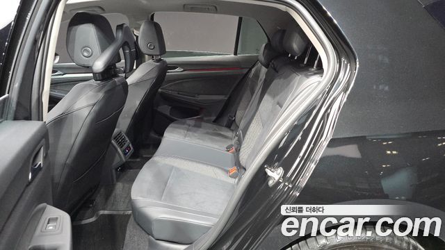 Volkswagen Golf 2025 — photo 16