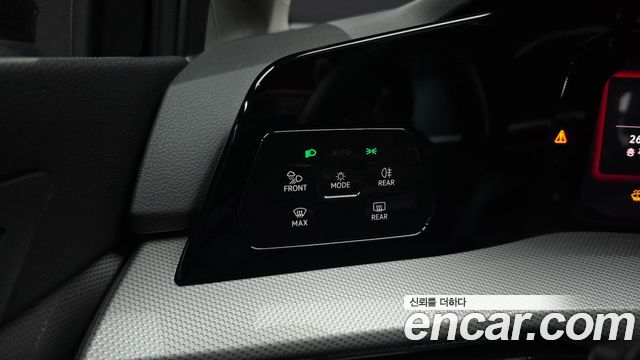 Volkswagen Golf 2025 — photo 27