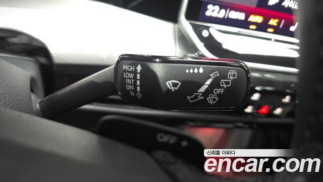Volkswagen Golf 2025 — photo 30