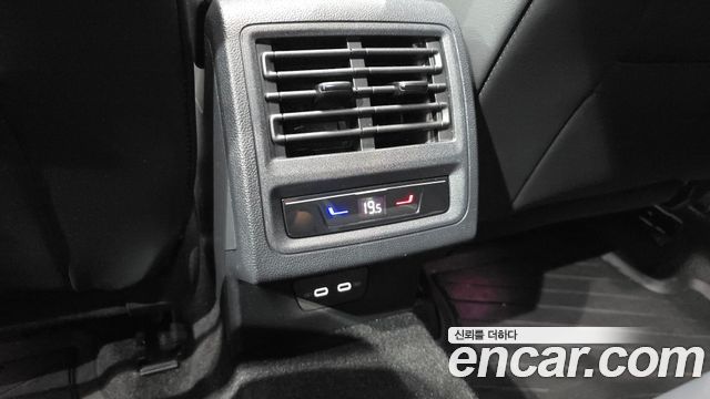Volkswagen Golf 2025 — photo 33