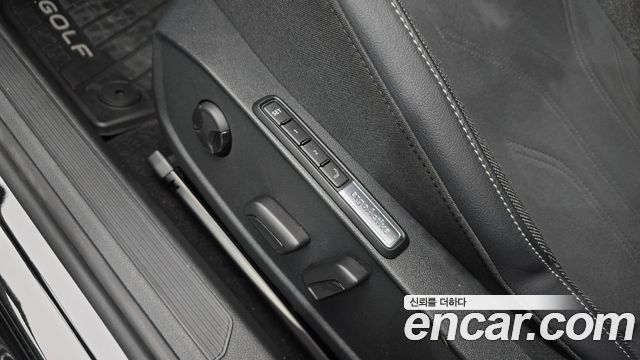 Volkswagen Golf 2025 — photo 34