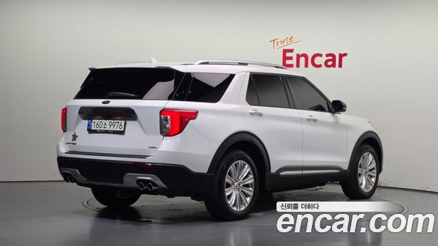Ford Explorer 2021 — photo 2