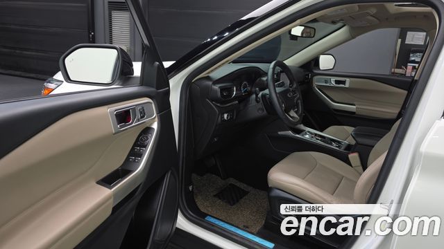 Ford Explorer 2021 — photo 10