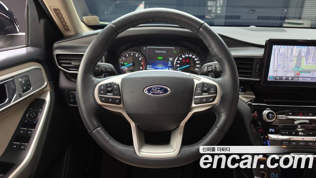 Ford Explorer 2021 — photo 13