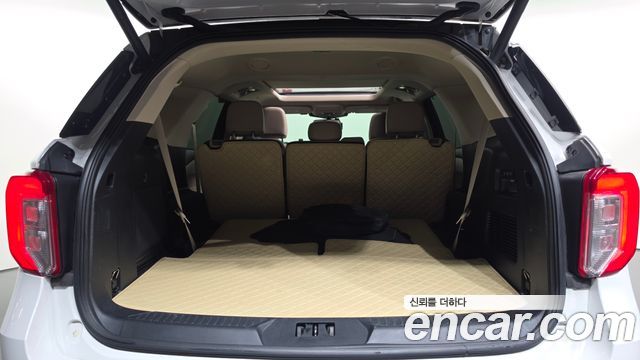 Ford Explorer 2021 — photo 18