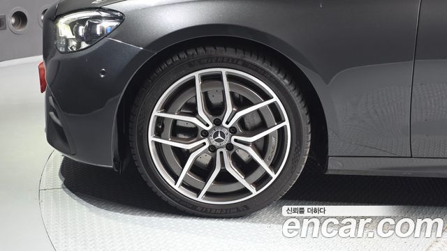 Mercedes-Benz E-Class 2021 — photo 5