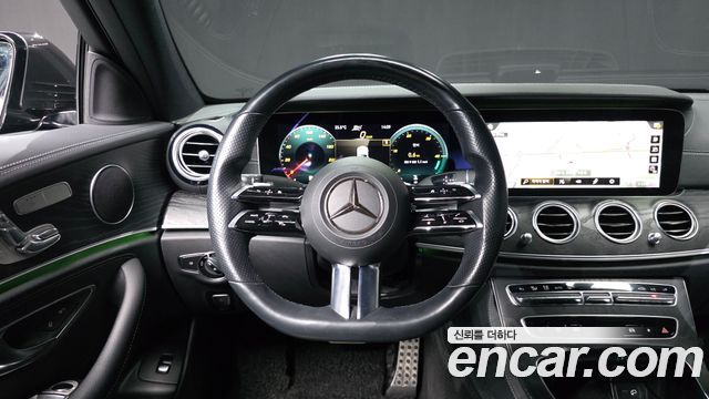 Mercedes-Benz E-Class 2021 — photo 19