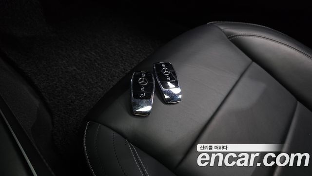 Mercedes-Benz E-Class 2021 — photo 22